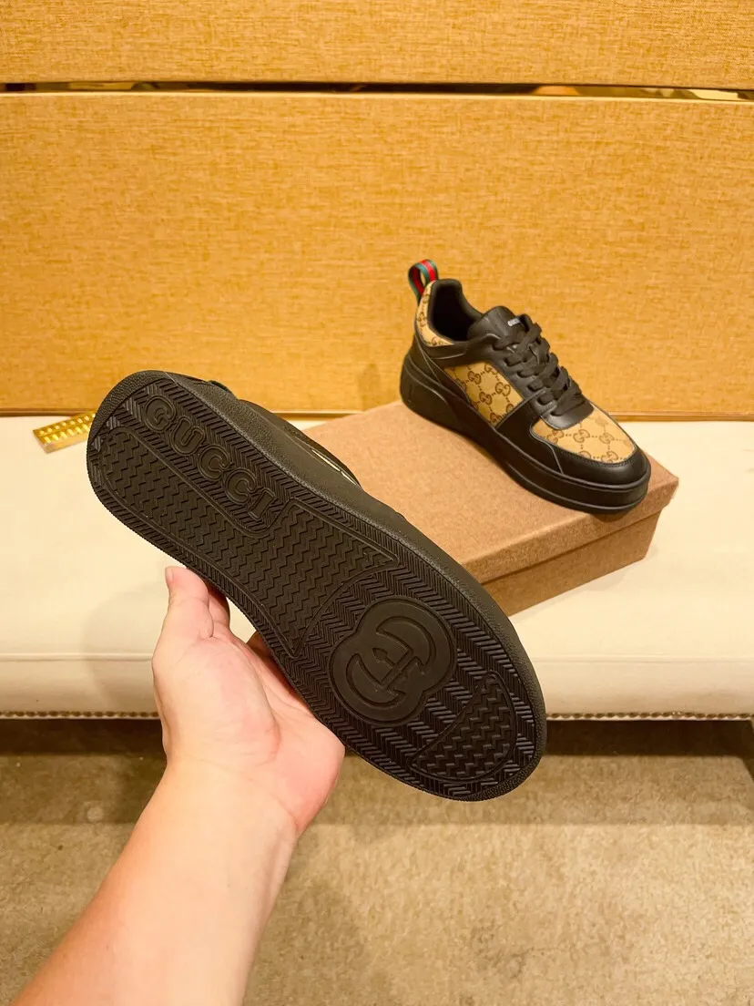 Factory price 440 [Gucci] Gucci's latest casual Korean-style men's shoes, new autumn and winter design, perfect workmanship, cabinet quality, upper: cowhide material, leather lining; soft and comfortable, rubber outsole ultra-light, wear-resistant, simple, versatile fashion men's shoes, color optional, size 38--44